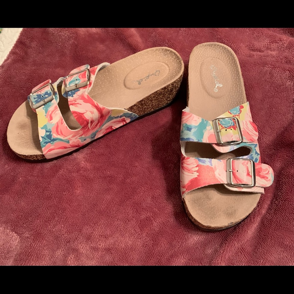 Qupid Sandals